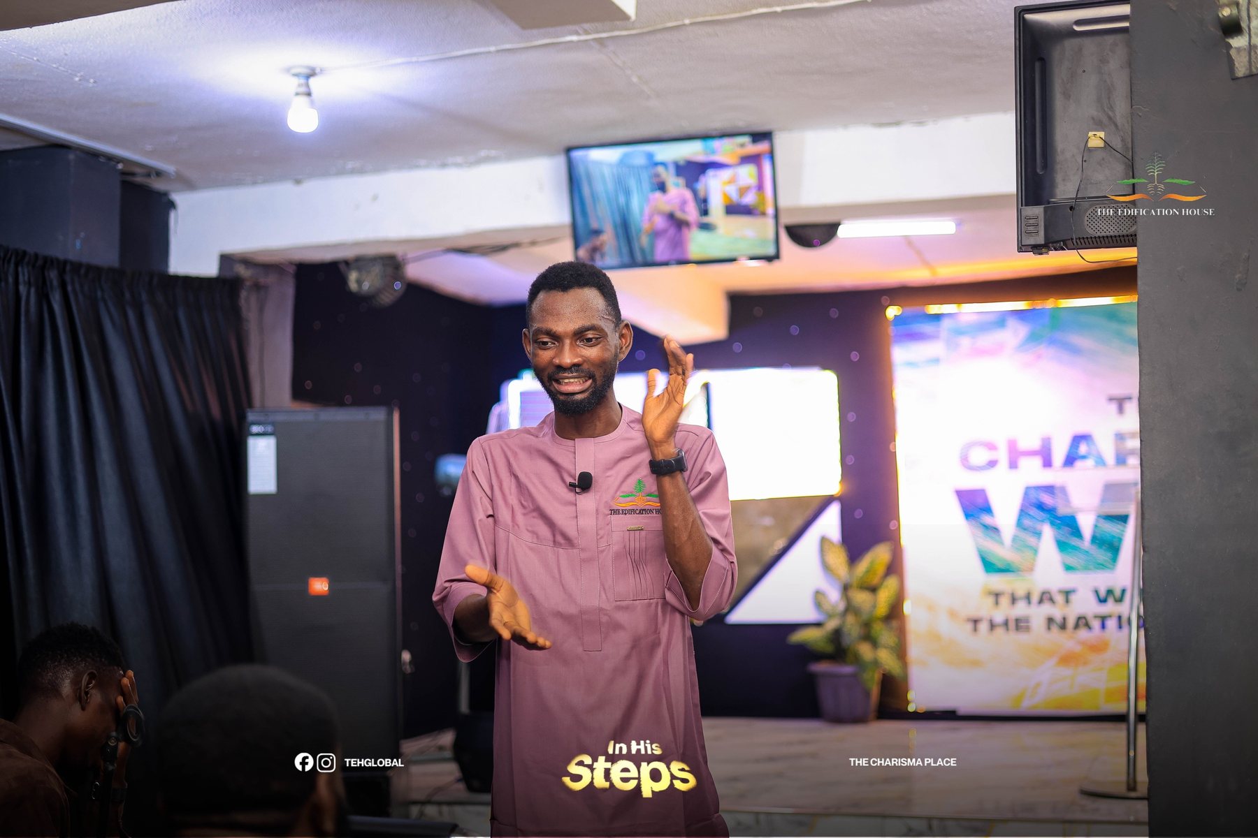 Pastor Popoola teaching